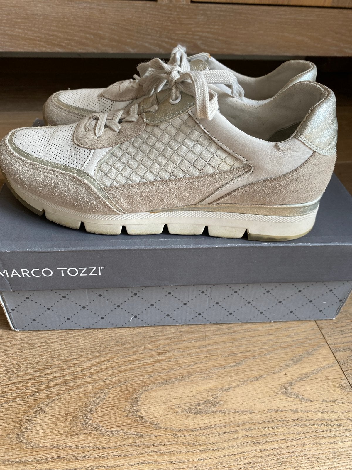 Marco Tozzi sneakers maat 37 -, Kleding | Dames, Schoenen, Ophalen of Verzenden, Gedragen, Wit, Sneakers of Gympen