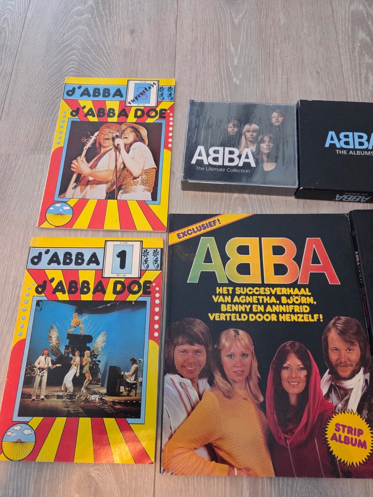 Abba - Kleine verzameling oa cd + boeken + karaoke, Ophalen of Verzenden, Gebruikt, Boek, Tijdschrift of Artikel