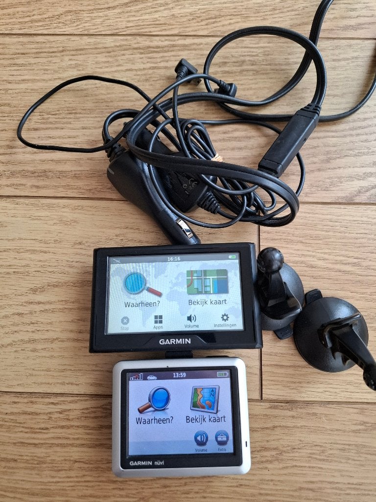 garmin navigatie 2 stuks in een koop €20, Ophalen of Verzenden, Gebruikt