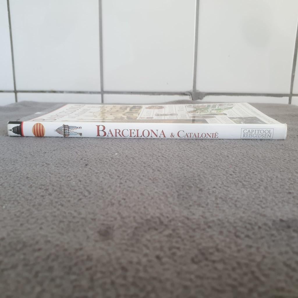 Capitool reisgidsen Barcelona & Catalonie, Boeken, Reisgidsen, Gelezen, Capitool, Europa, Ophalen of Verzenden