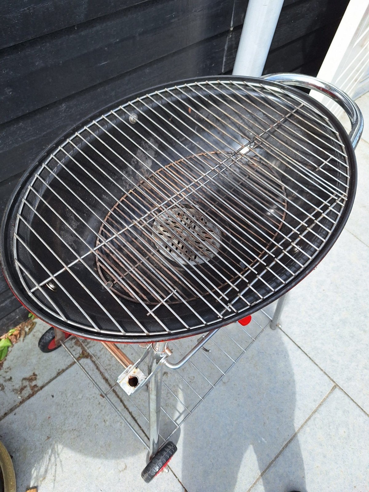 Foto 3 van Grote barbecue Bodum
