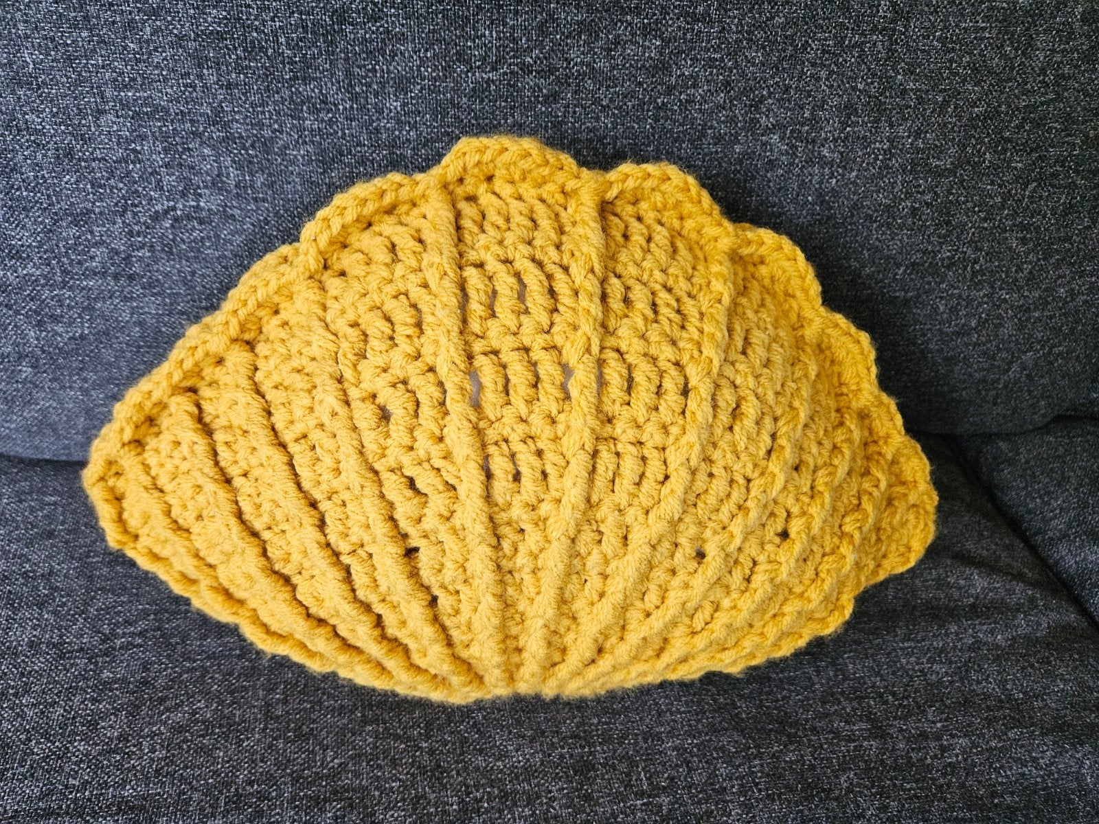 Handgemaakte Gehaakte Kokkelschelp Kussen - Geel, Ophalen of Verzenden