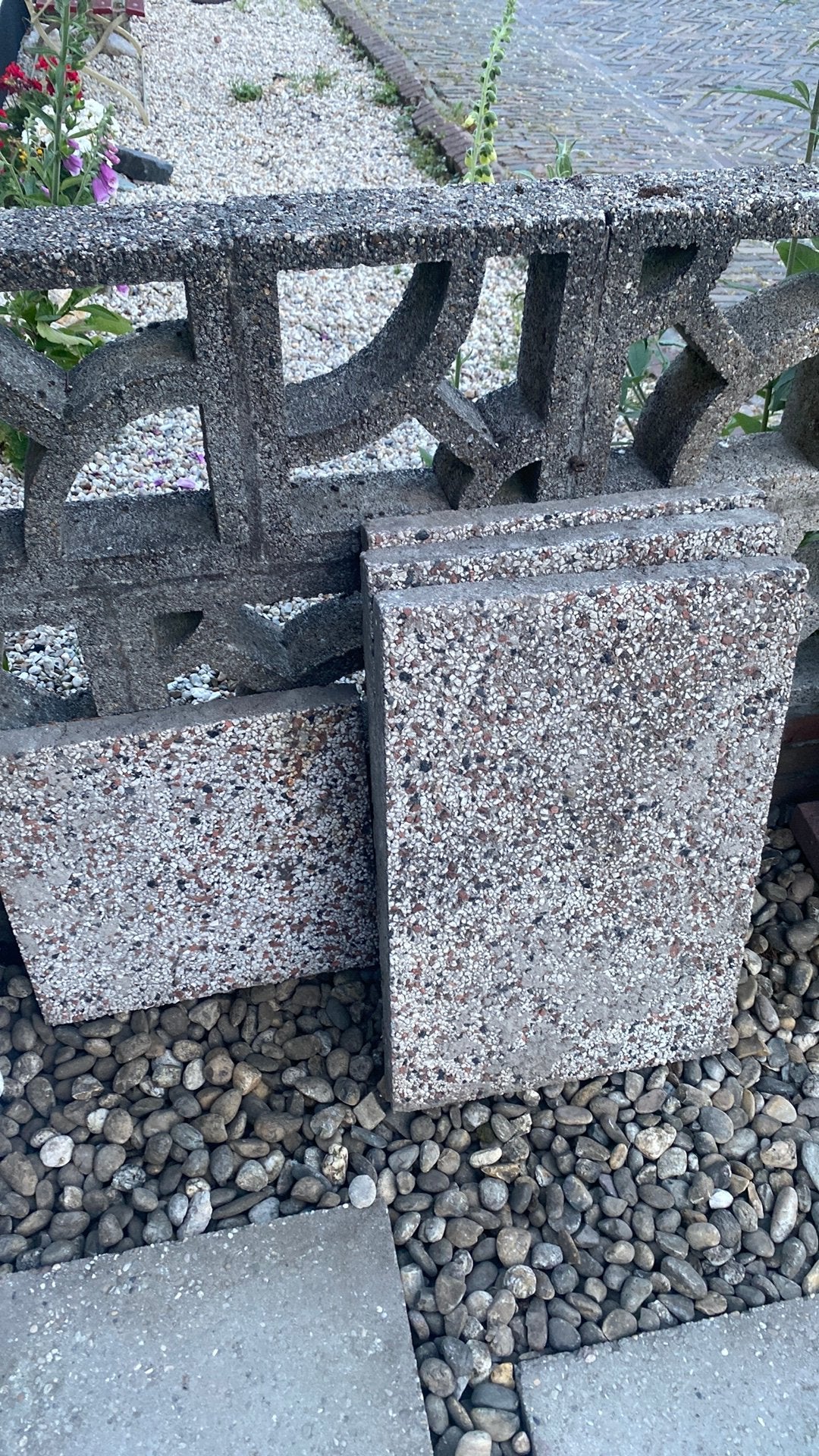 Gratis 4 grindtegels., Ophalen, Gebruikt, Beton, Terrastegels