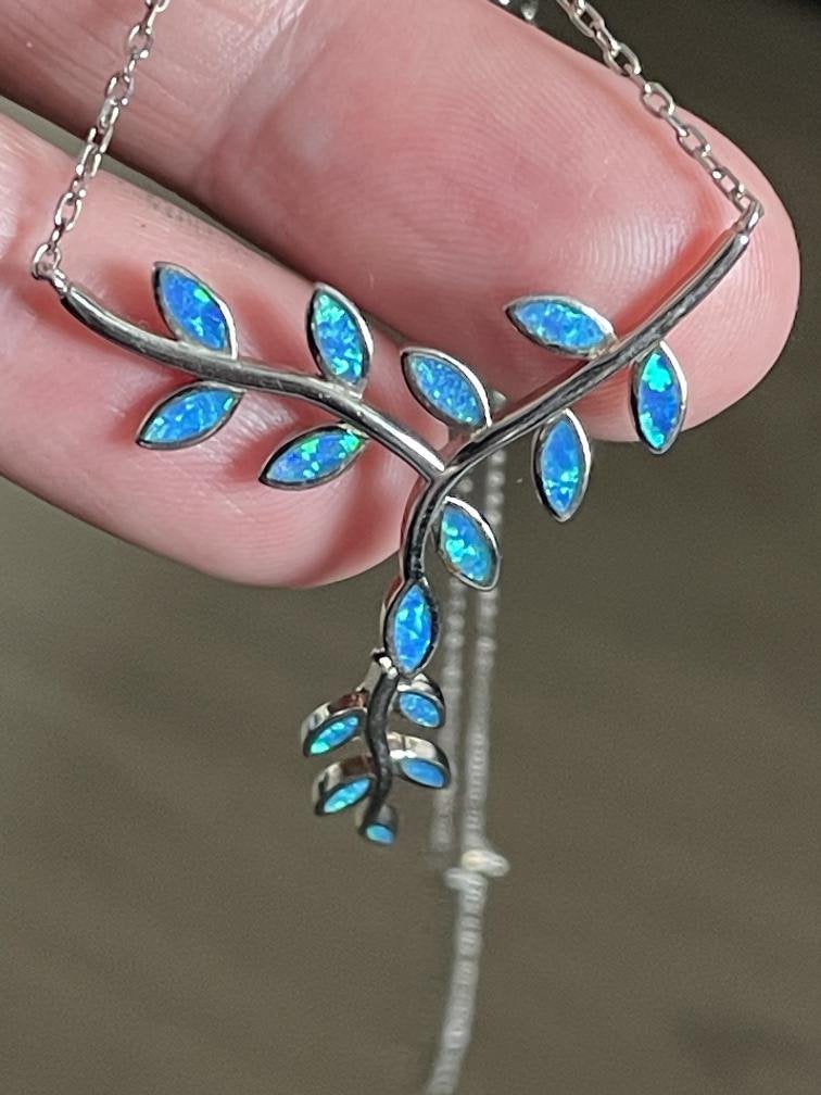 Prachtige zilveren set ketting en ring ingelegd met opaal, Ophalen of Verzenden, Zo goed als nieuw, Nvt, Nvt
