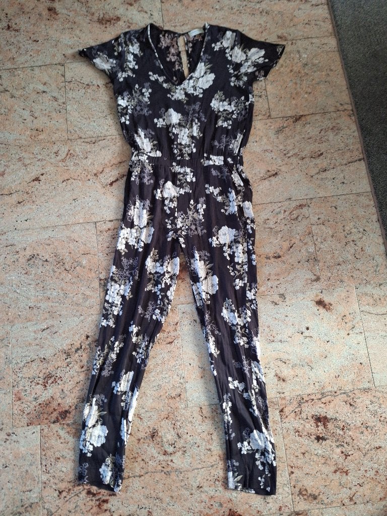 Rosemunde zwart met bloemen jumpsuit 42, Verzenden, Zwart, Maat 42/44 (L), Rosemunde