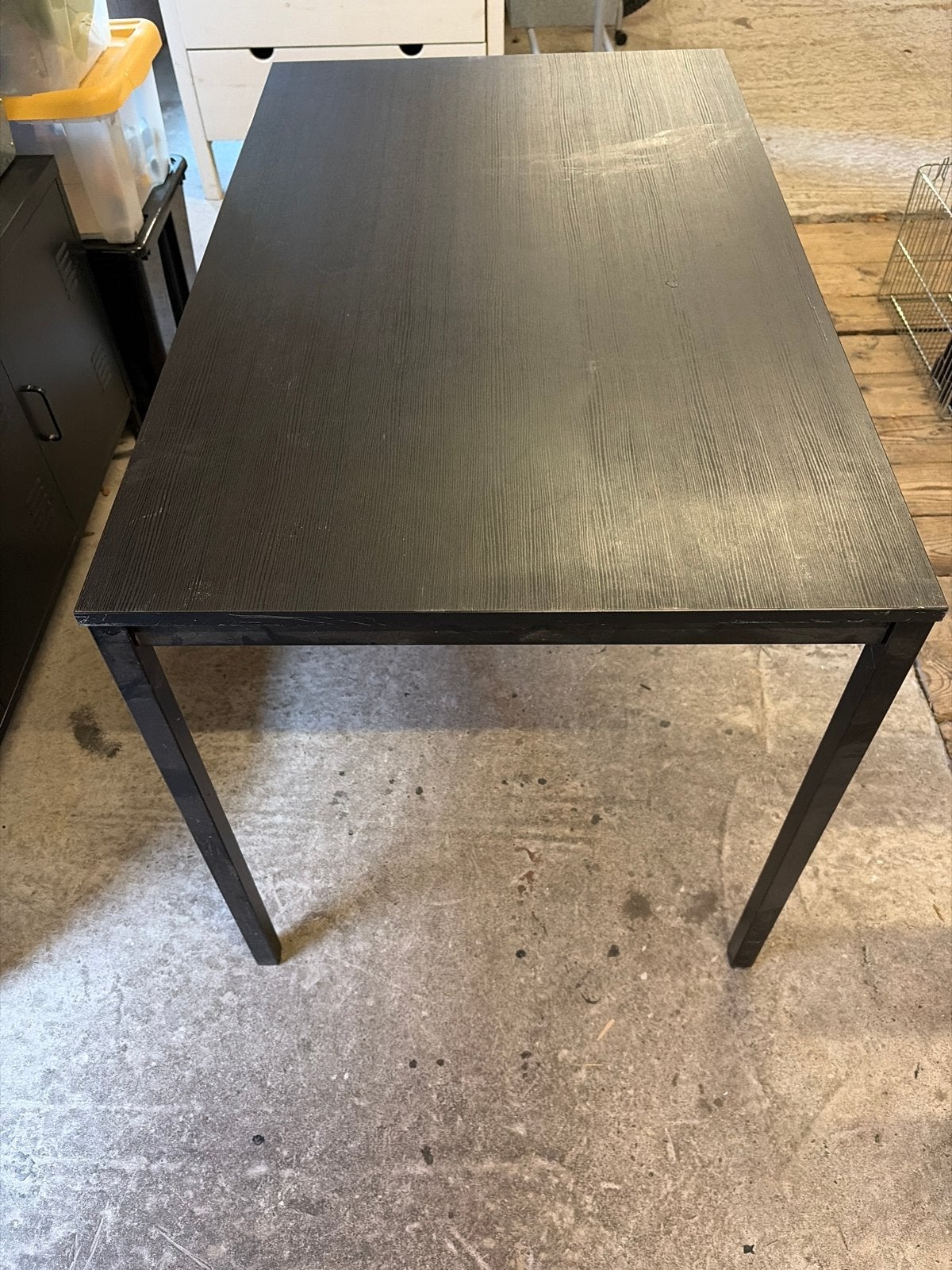 Zwarte houten tafel met ijzeren poten - 110x67cm, Ophalen, 100 tot 150 cm, 50 tot 100 cm, Zo goed als nieuw