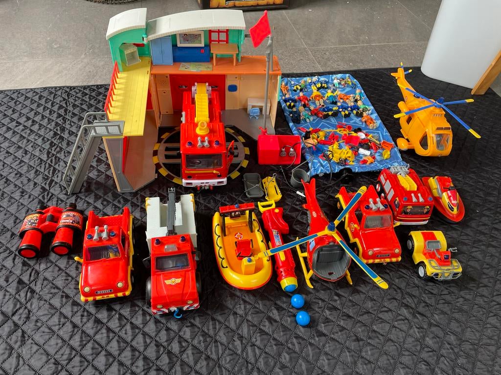 Brandweerman Sam speelset met brandweerkazerne en voertuigen, Kinderen en Baby's, Speelgoed | Actiefiguren, Ophalen, Gebruikt