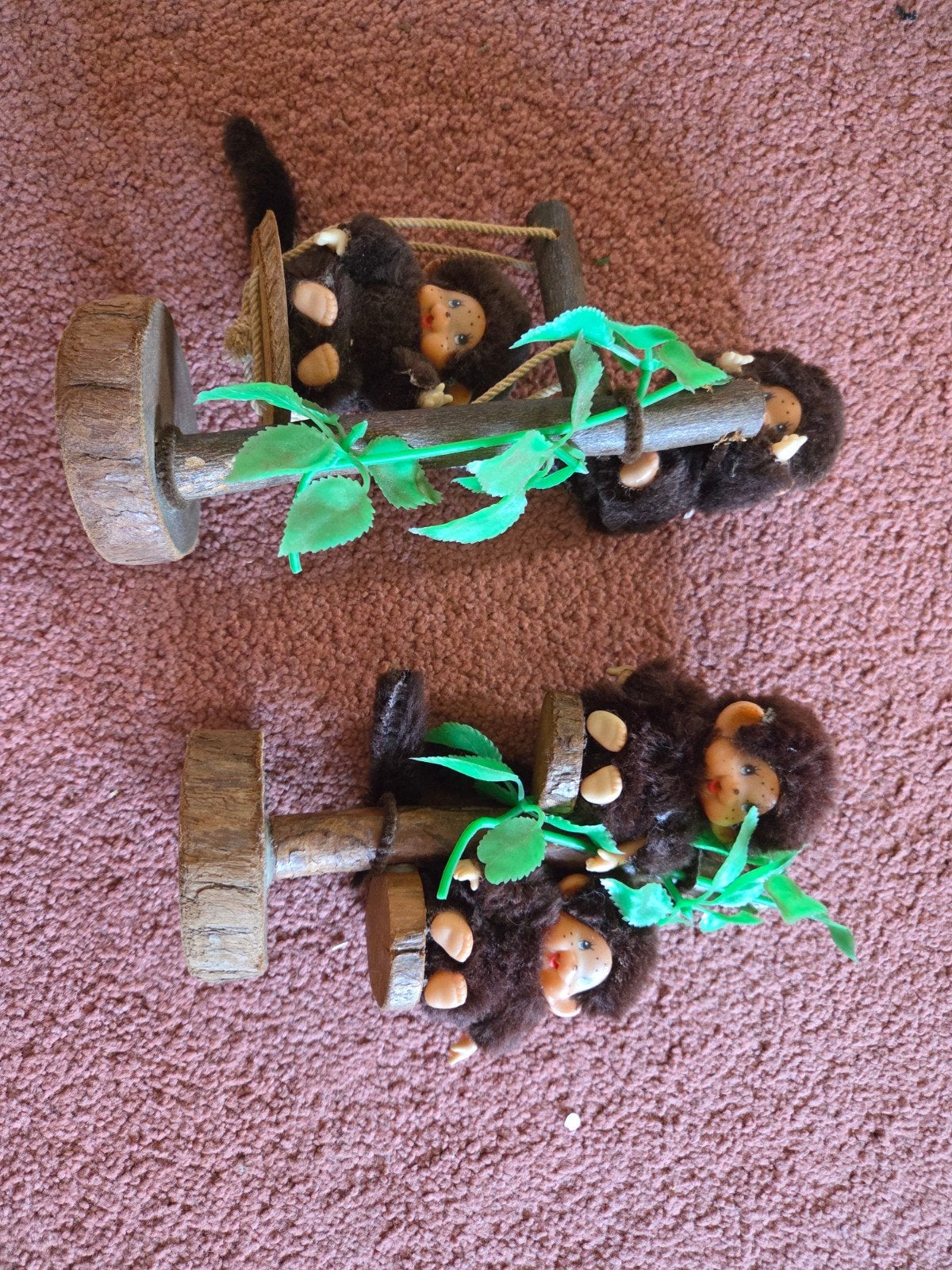 Nostalgische Monchhichi Aapjes op Houten Schommel, Ophalen of Verzenden
