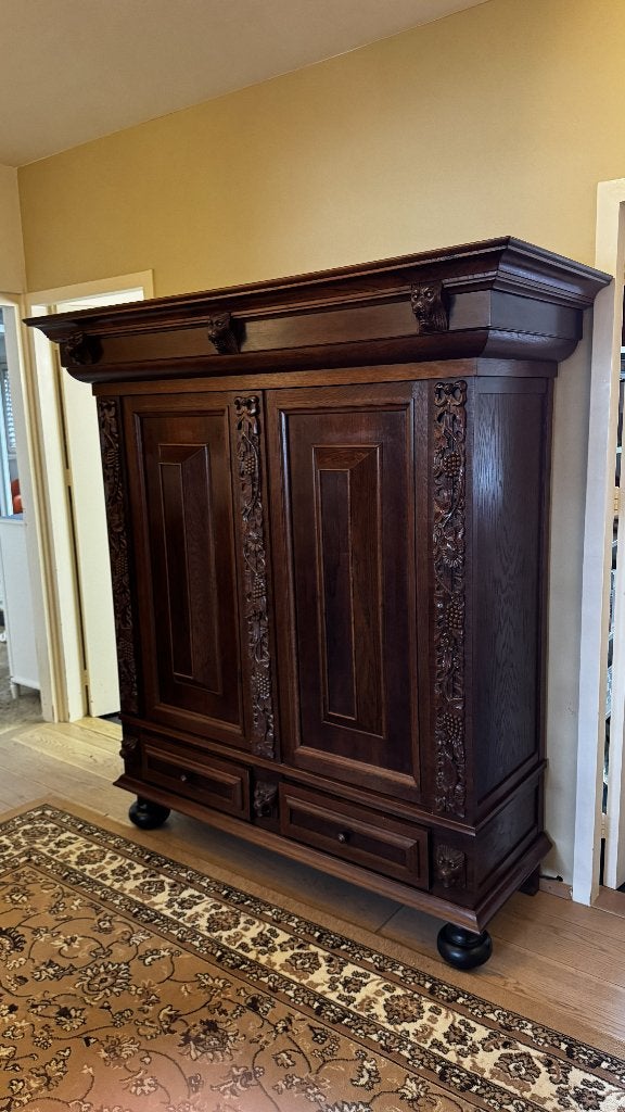 kast in antieke stijl massief eikenhout, kleur donkerbruin, Gebruikt, Eikenhout, 150 tot 200 cm, 50 tot 75 cm