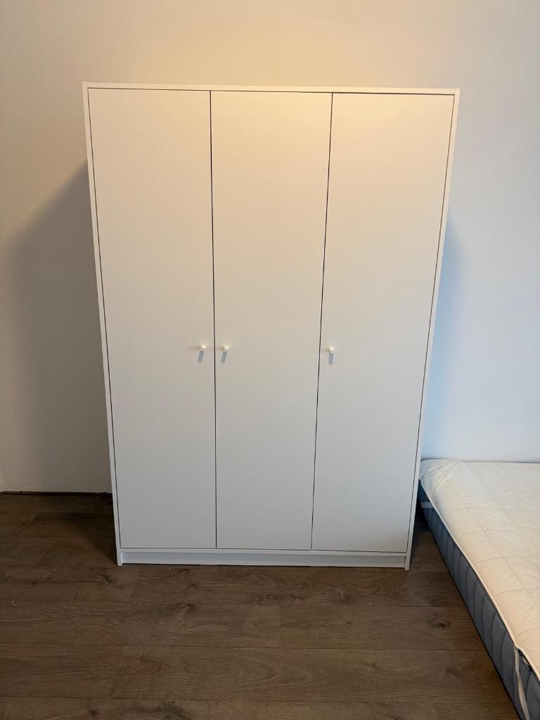 Kast Ikea kleppstad 3 deurs, Ophalen, Met deur(en), 100 tot 150 cm, Zo goed als nieuw