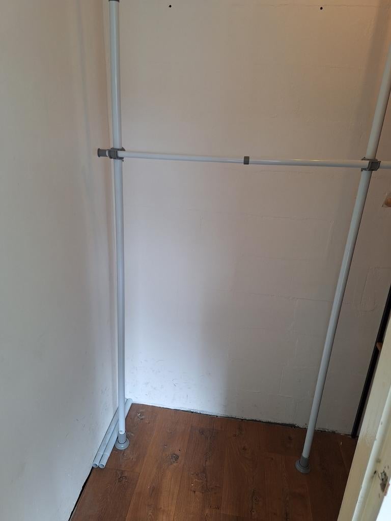 Kleding stang, kastinrichting, kledingrek, Ophalen