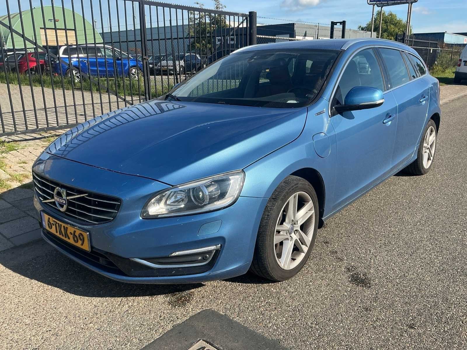 2014 Volvo V60 2.4 D6 AWD Pl.i Sum. Personenauto, Auto's, Blauw, Overige brandstoffen, 68 pk, Origineel Nederlands