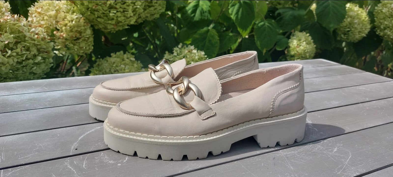 Tango Instappers Beige Maat 40 Zo goed als nieuw, Kleding | Dames, Ophalen of Verzenden, Zo goed als nieuw, Instappers, Beige