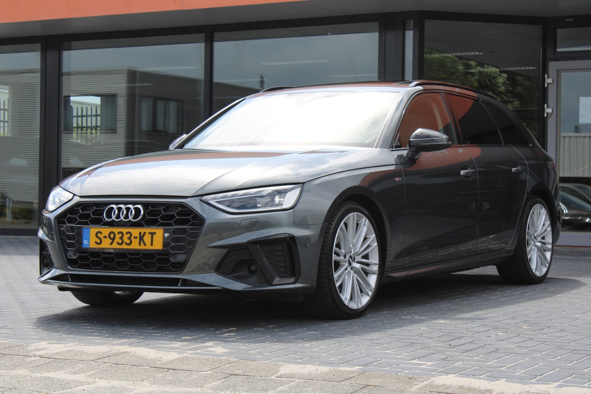 Audi A4 Avant 35 TFSI Launch edition Sport, Matrix LED, Pano, Gebruikt, Euro 6, 4 cilinders, A4