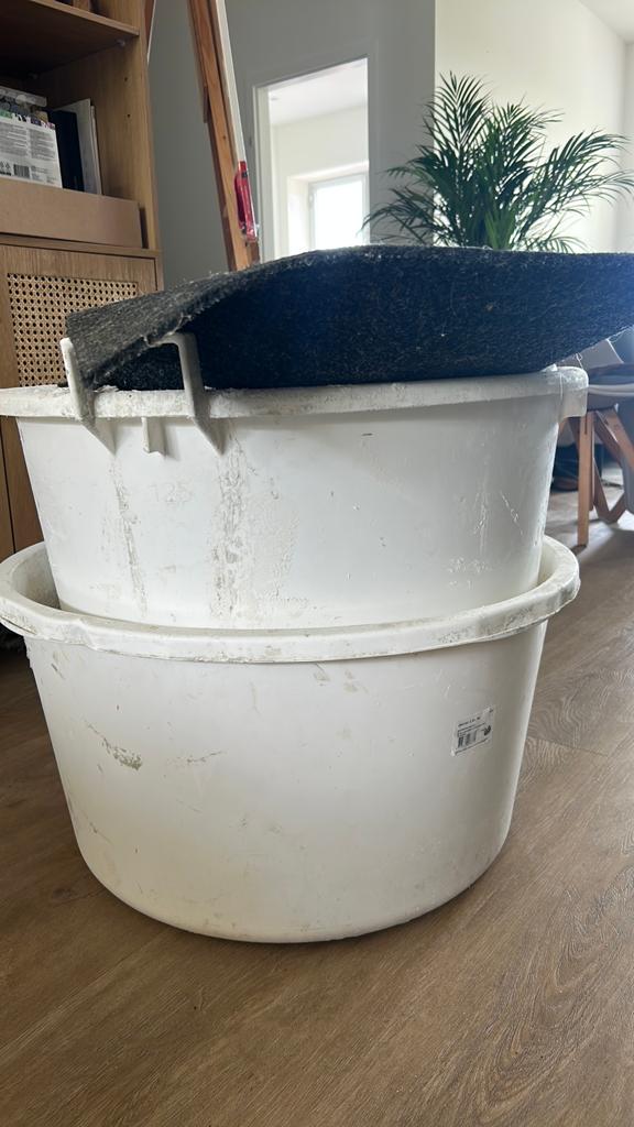 2x Grote Witte Kuipen - 90L en 125L, Ophalen, Gebruikt, Kunststof