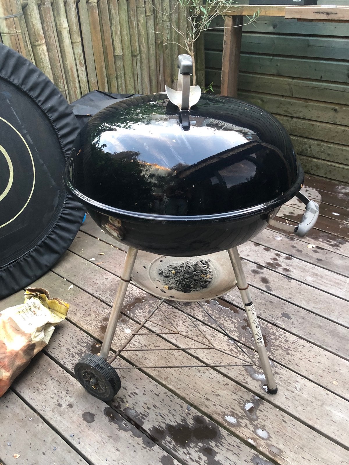 Weber Compact Kettle BBQ 57 cm - Gebruikt, Tuin en Terras, Houtskoolbarbecues, Gebruikt, Ophalen