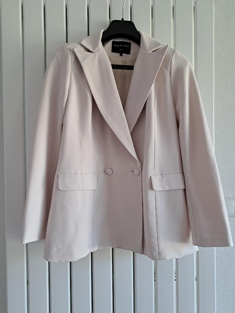 Mooie beige blazer maat M -L te koop, Kleding | Dames, Maat 38/40 (M), Beige, Ophalen of Verzenden, Zo goed als nieuw