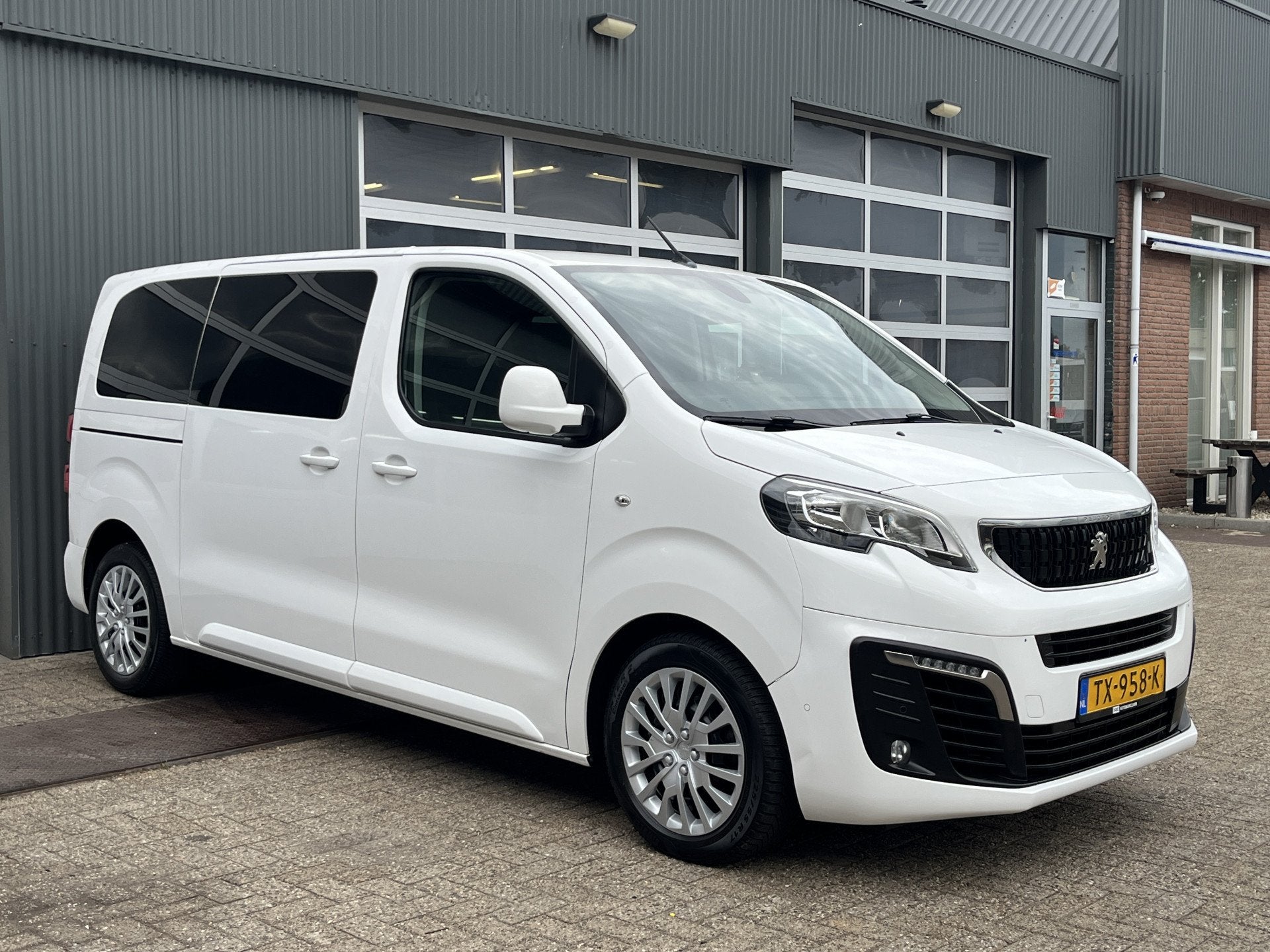 Peugeot Traveller 2.0 BlueHDi Airco Cruise controle Navigati, Auto's, Peugeot, Stof, Gebruikt, Wit, Origineel Nederlands