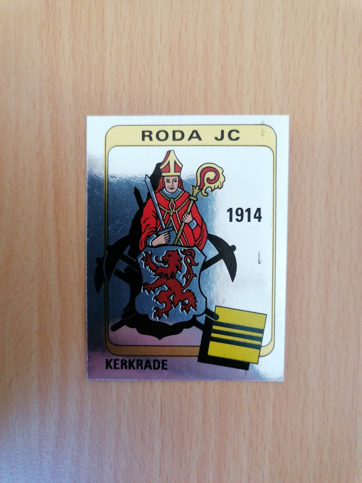 Panini Voetbal 84 #226 Roda JC embleem., Ophalen of Verzenden, Zo goed als nieuw, Plaatje