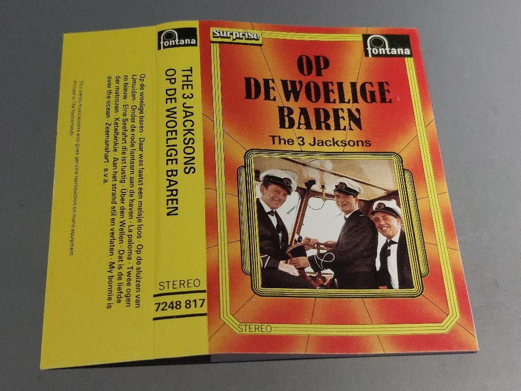 THE THREE JACKSONS - OP DE WOELIGE BAREN (MC), 1 bandje, Ophalen of Verzenden, Zo goed als nieuw, Origineel
