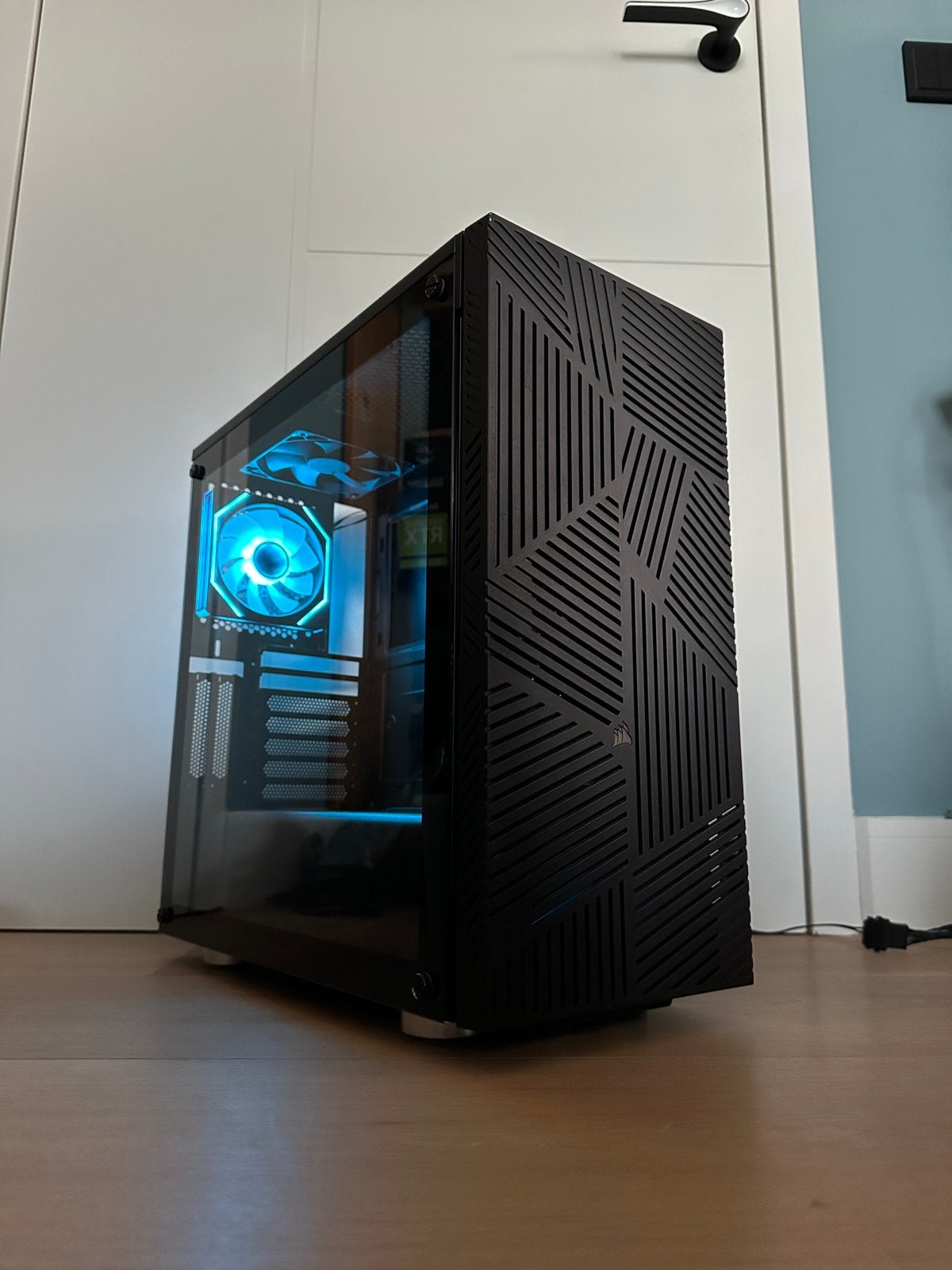 Corsair pc case + 4x fans, Computers en Software, Ophalen of Verzenden, Zo goed als nieuw