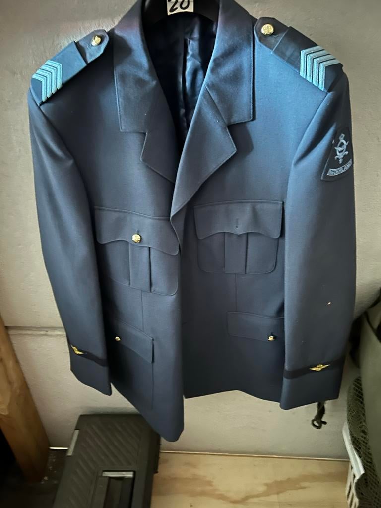 Diverse militaire kleding in nieuwstaat - alles in één koop, Ophalen of Verzenden, Overige soorten, Overige gebieden, Kleding of Schoenen