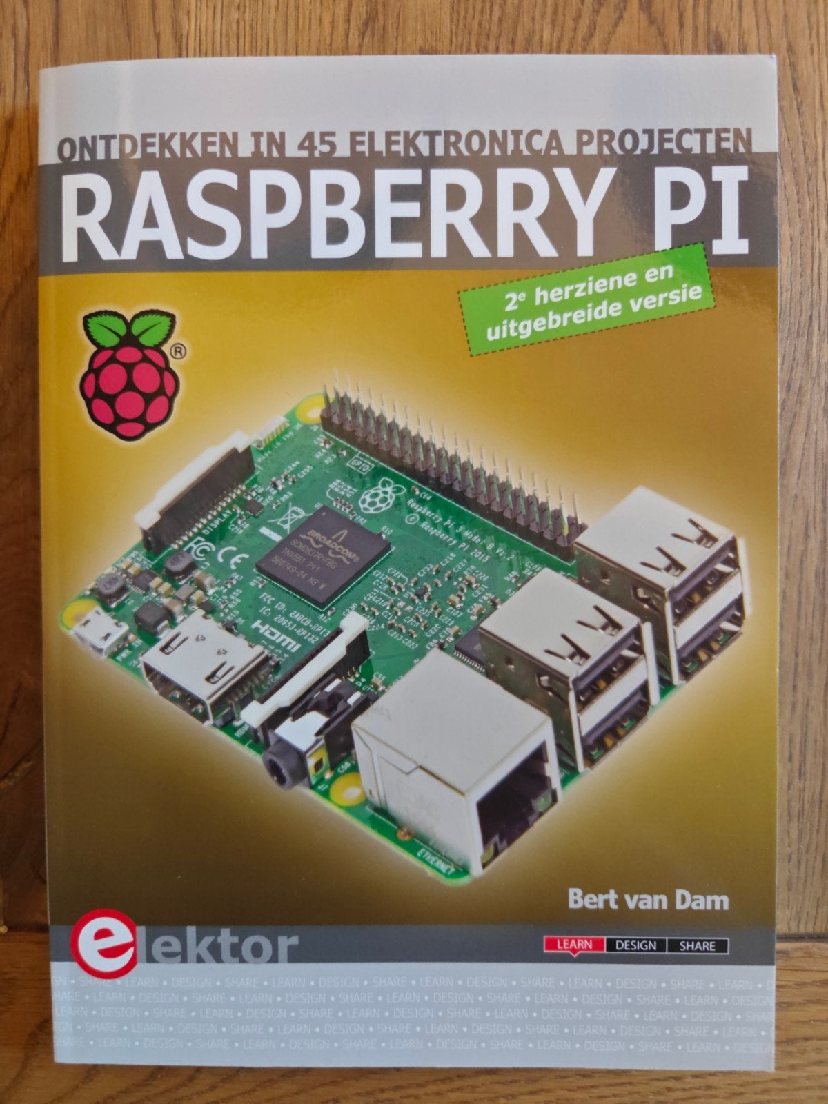 Ontdek Raspberry Pi: 45 Elektronica Projecten, Ophalen of Verzenden, Zo goed als nieuw, Programmeertaal of Theorie, Bert van Dam