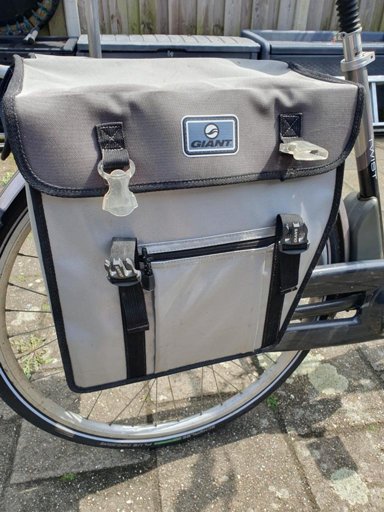 Giant fietstas voor 2 accu's, Fietsen en Brommers, Ophalen of Verzenden