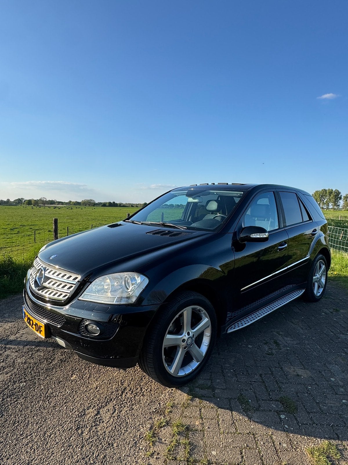 Mercedes-Benz M-Klasse 3.0 4MATIC Zwart btw auto youngtimer, Auto's, Automaat, Euro 5, Zwart, 255 €/maand