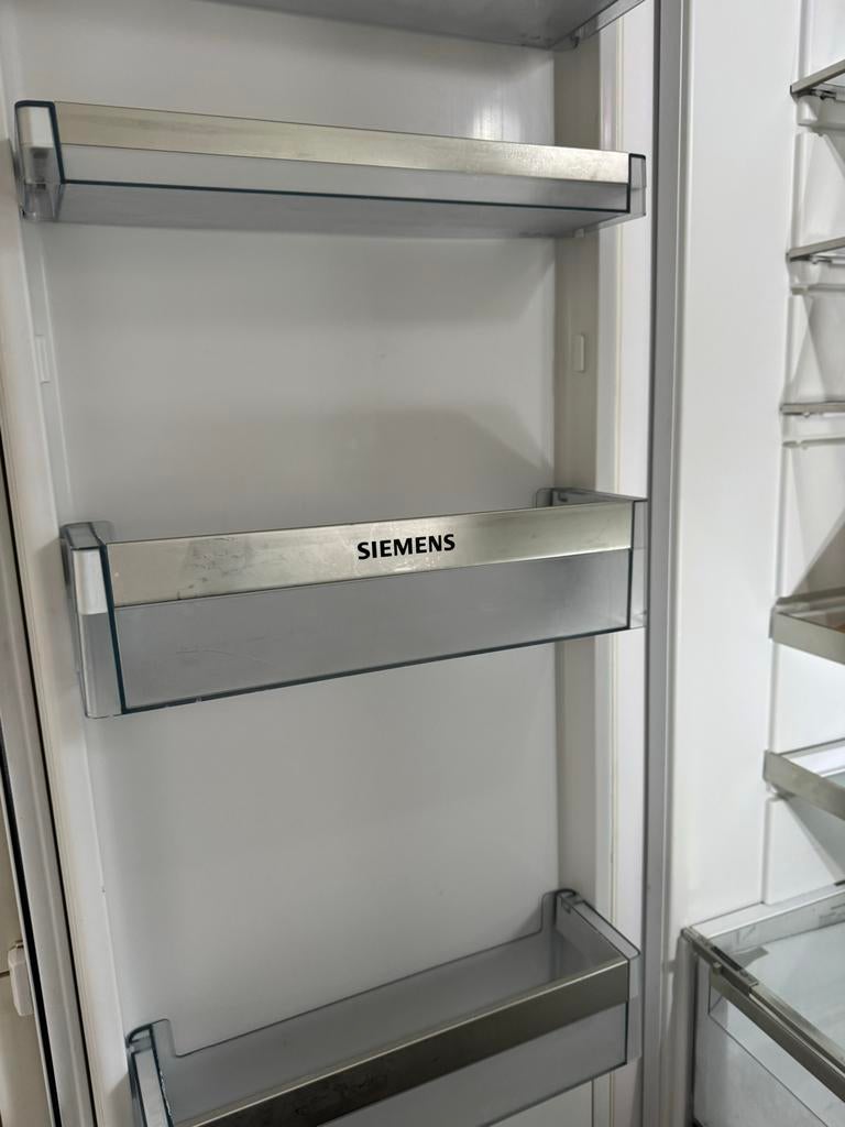 Siemens Koelkast - prima staat, lichte beschadiging, Witgoed en Apparatuur, Koelkasten en IJskasten, Ophalen, 200 liter of meer