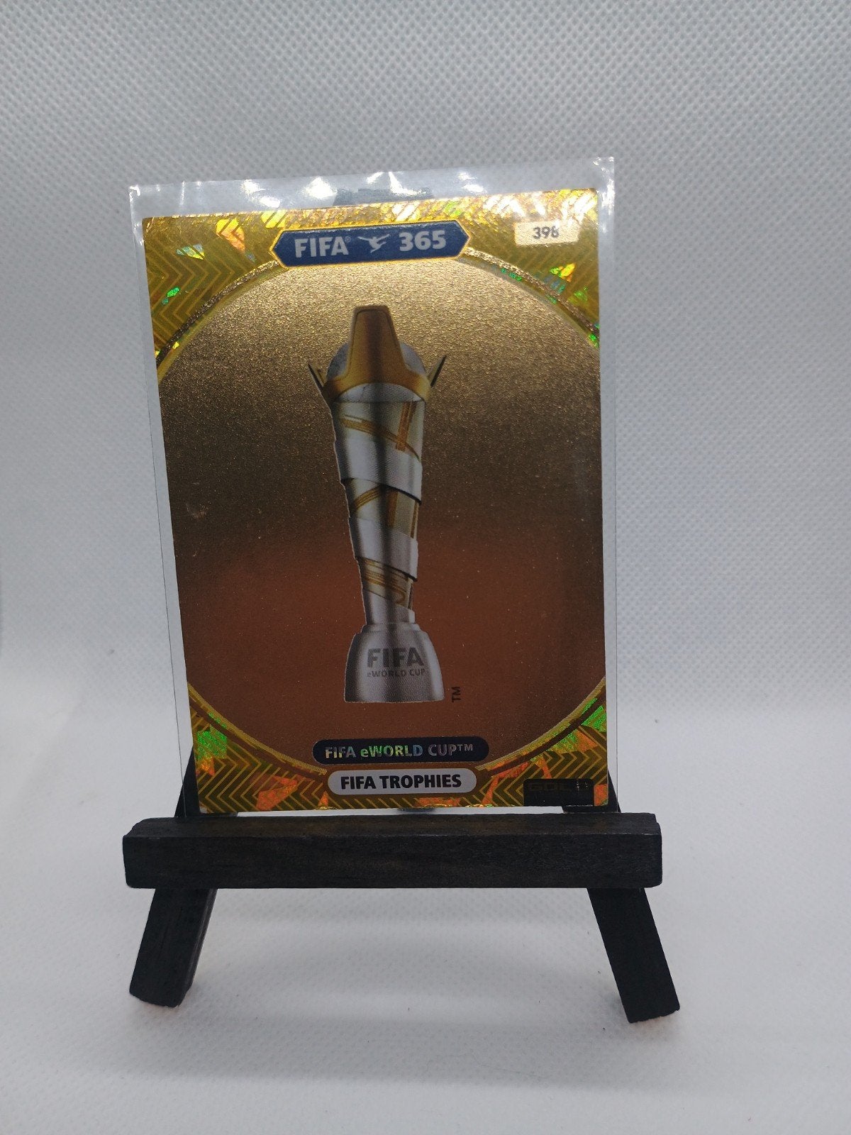 Panini Fifa 365 Fifa trophies eWorld cup, Ophalen, Zo goed als nieuw, Buitenlandse clubs, Poster, Plaatje of Sticker