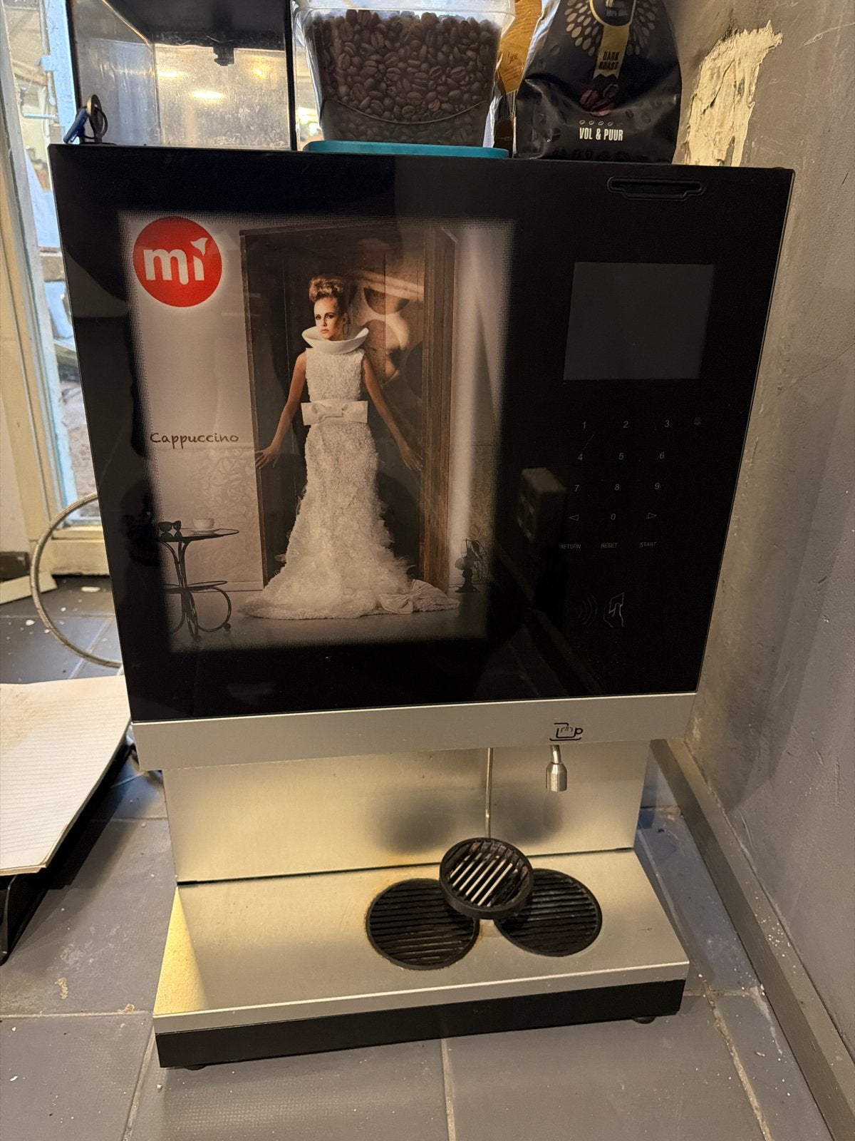 Professionele Koffiemachine met Bonenmaler, Ophalen, Gebruikt, 10 kopjes of meer, Koffiemachine