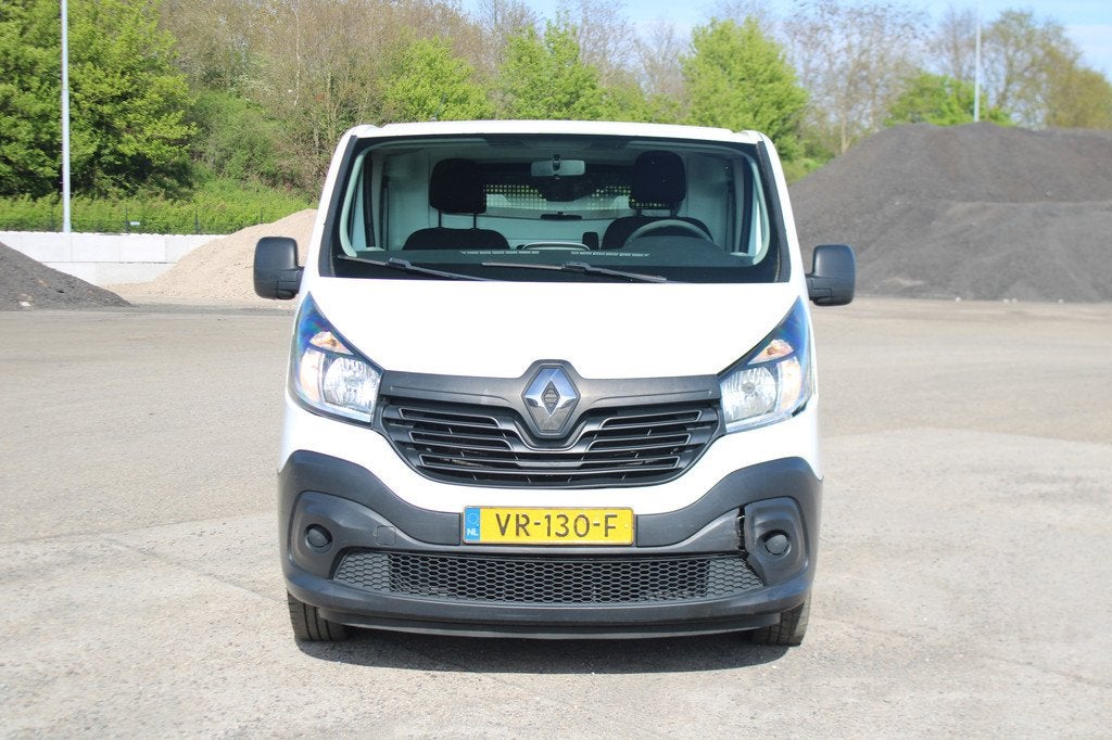 Renault Trafic 1.6 dCi T29 L1H1 Turbo2 Energy Koppeling ?, Auto's, Bestelauto's, Euro 5, Stof, Gebruikt, Zwart