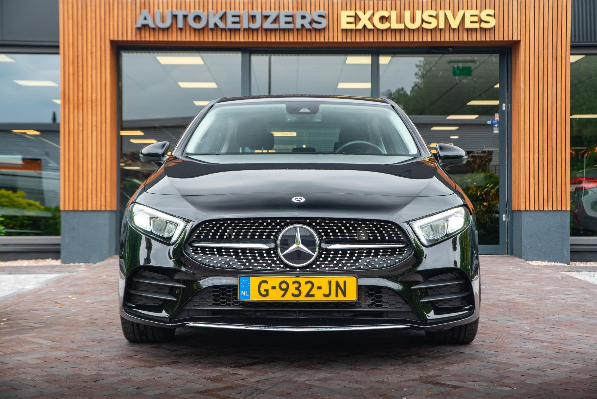Mercedes-Benz A-Klasse 180 Business Solution AMG Ambient Cru, Auto's, 136 pk, Gebruikt, 4 cilinders, Zwart