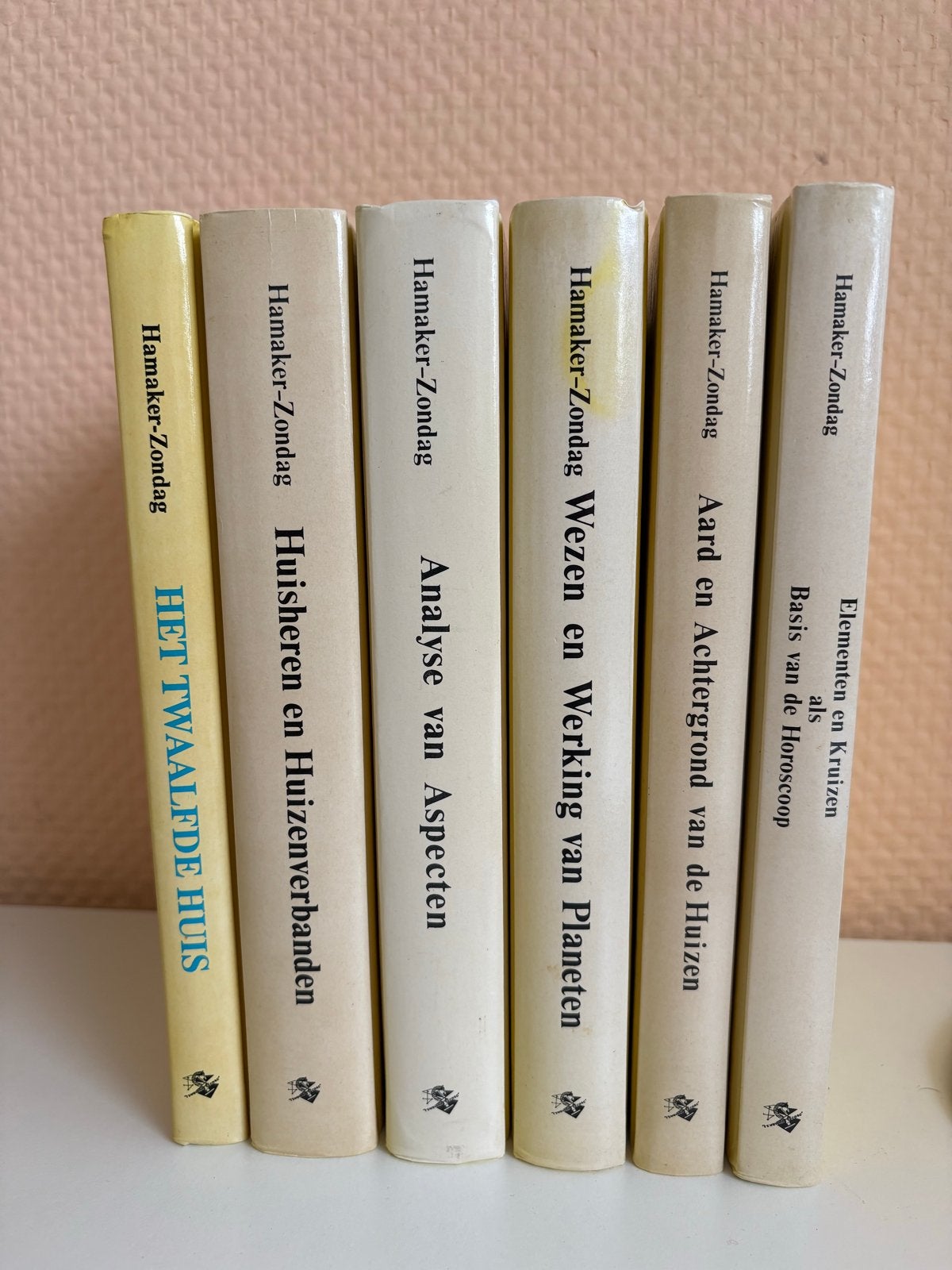 Hamaker-Zondag Astrologie Boekenreeks - 6 delen, Ophalen of Verzenden, Gelezen, Astrologie, Achtergrond en Informatie