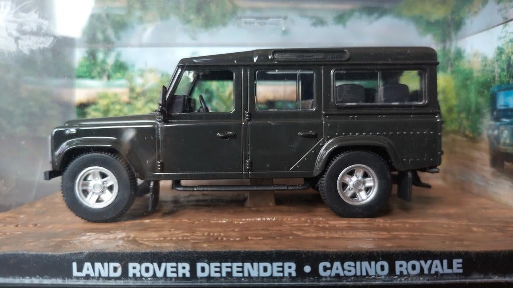 Land Rover Defender 007 Casino Royale 1:43 James Bond Pol, Hobby en Vrije tijd, Modelauto's | 1:43, Overige merken, Auto, Verzenden