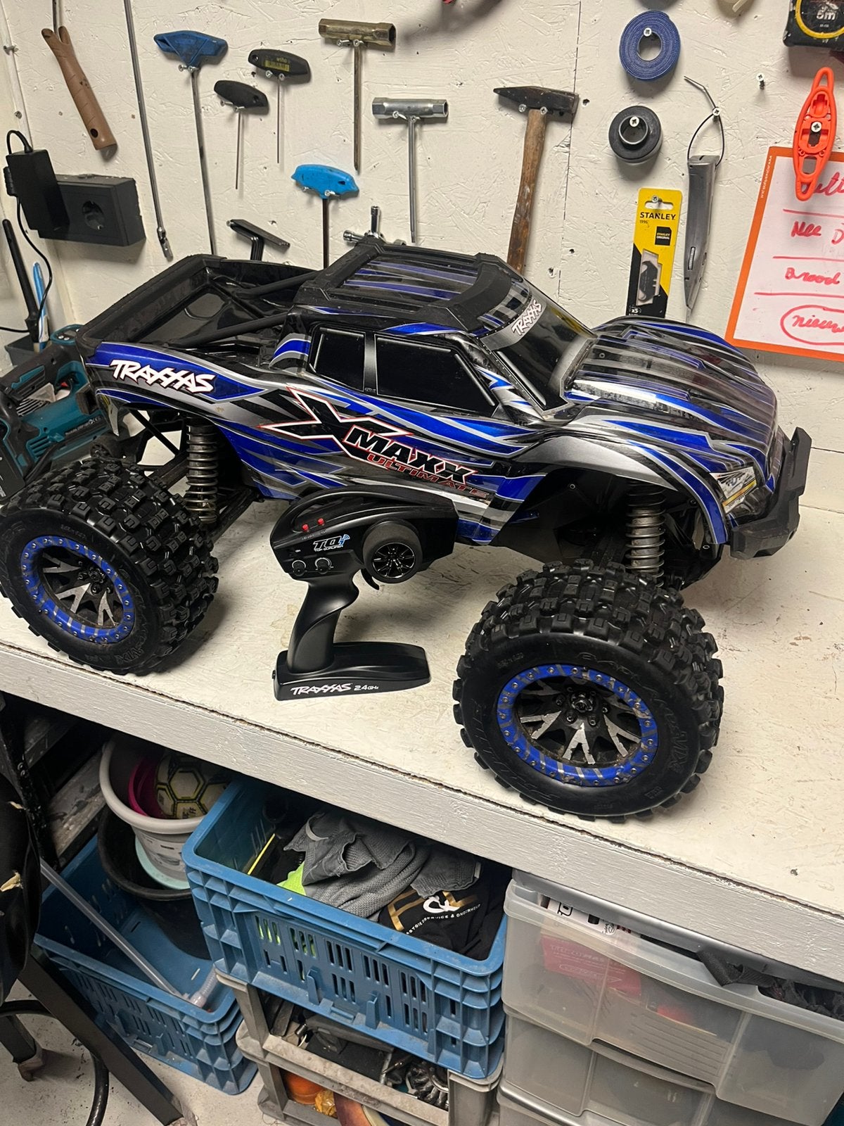 Traxxas x maxx wide body, Hobby en Vrije tijd, Ophalen of Verzenden, Zo goed als nieuw, Auto offroad