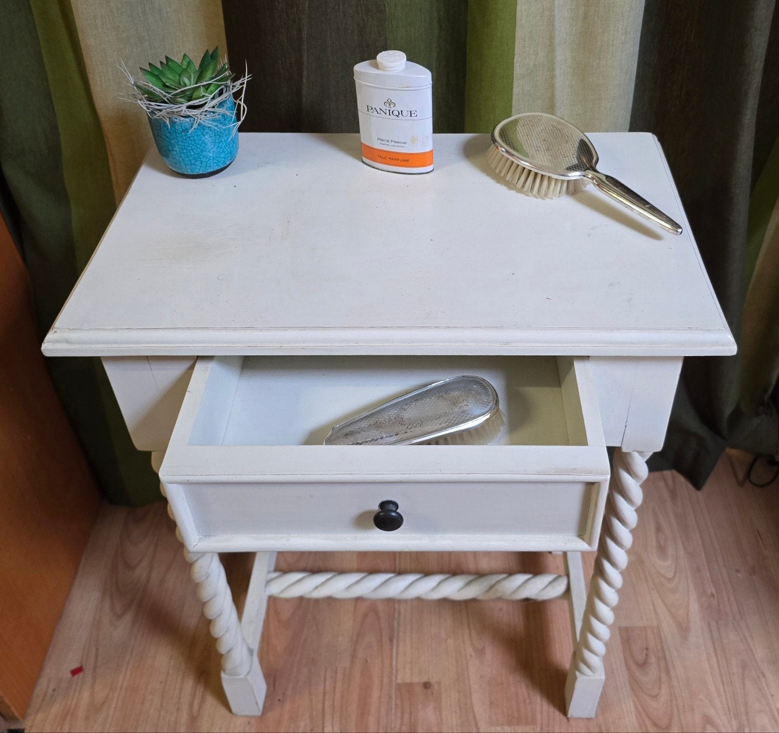 Oud brocante kastje met draaipoten, bijzettafel, sidetable, Ophalen, Nvt, Nvt, Nvt