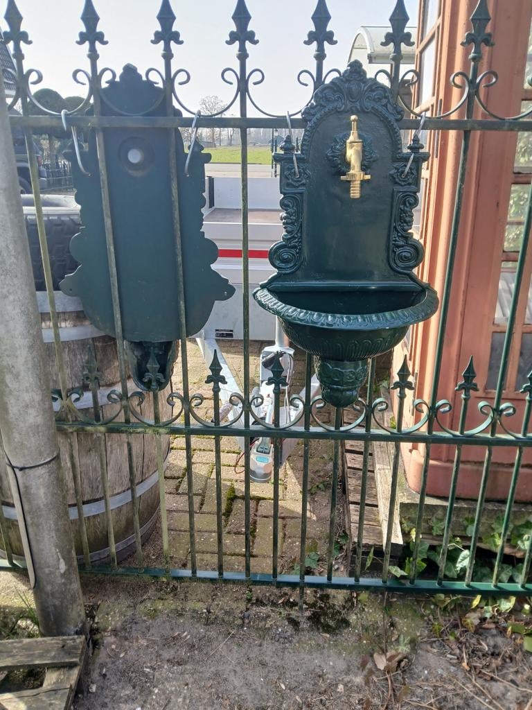 Decoratieve wandfontein met kraan voor buiten, Ophalen, Nieuw, Hulleman, Info@hulleman-zn.nl