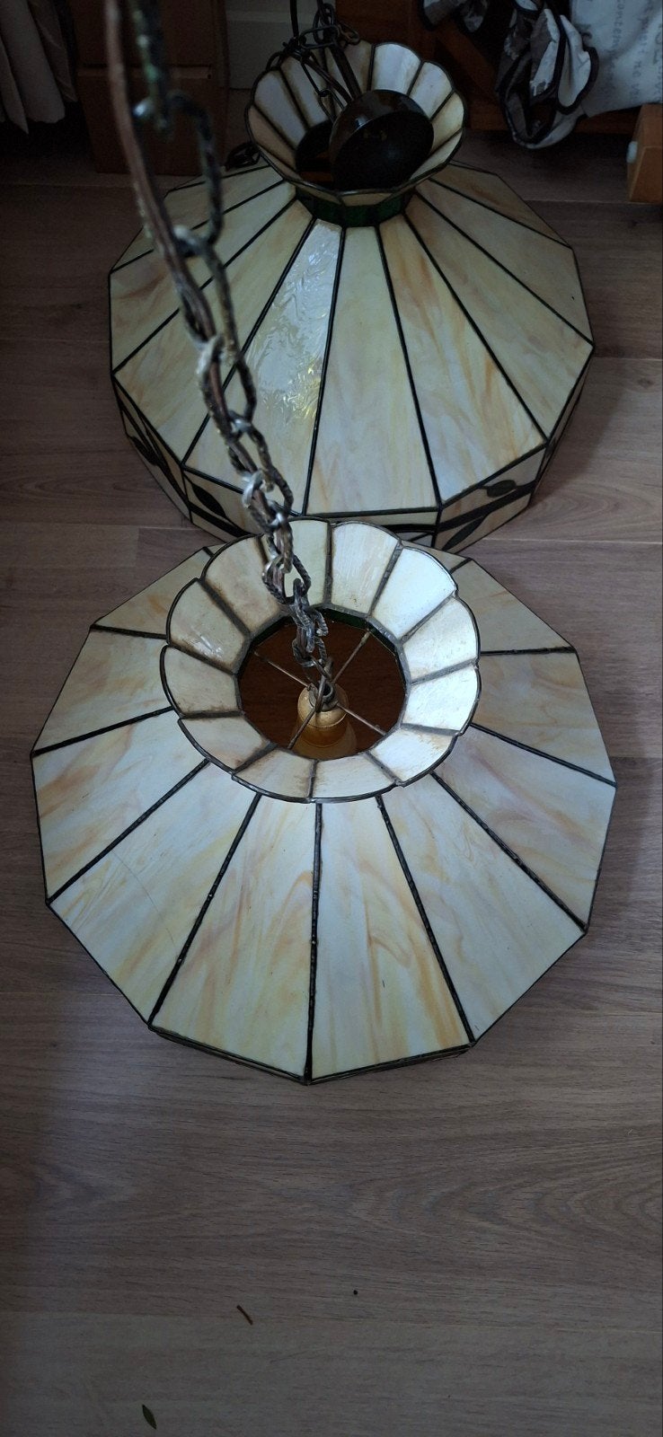 Prachtige set van 2 vintage Tiffany-stijl hanglampen – Glas-, Ophalen, E27 (groot), Glas, Gebruikt