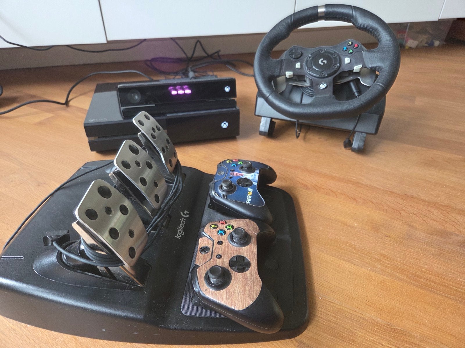 Xbox One, Kinect Camera, 2 controllers, Raceset, Ophalen, Gebruikt, Racen en Vliegen, 2 spelers