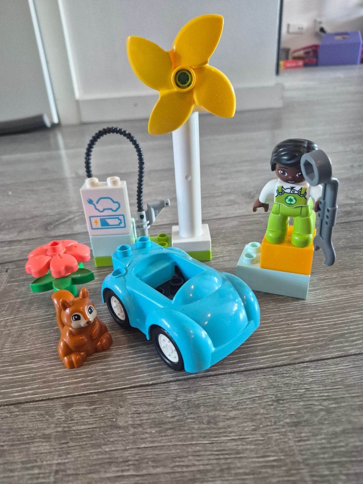 LEGO Duplo 10985 Windmolen en Elektrische Auto Set, Ophalen, Zo goed als nieuw, Complete set, Duplo