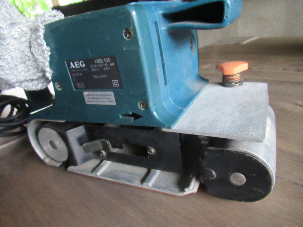 bandschuurmachine, Doe-het-zelf en Verbouw, Gereedschap | Schuurmachines, Ophalen of Verzenden, Zo goed als nieuw, 600 tot 1200 watt