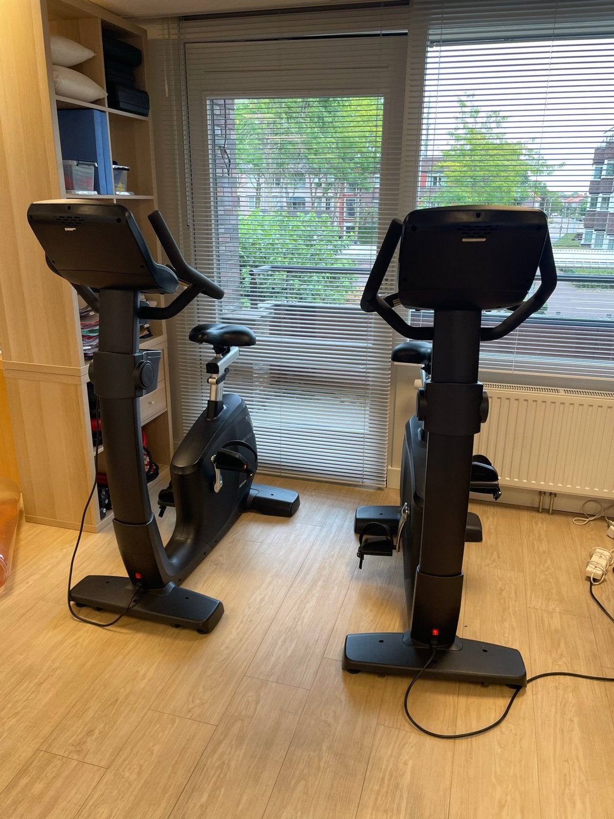 Flow Fitness Perform B5i Hometrainer - Zo goed als nieuw, Ophalen, Zo goed als nieuw, Metaal, Benen