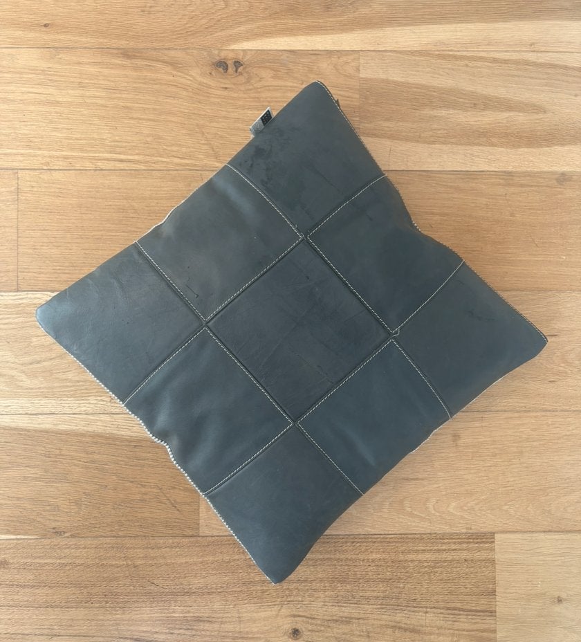 Leren kussentje, Huis en Inrichting, Ophalen of Verzenden, Zo goed als nieuw, Zwart, Vierkant