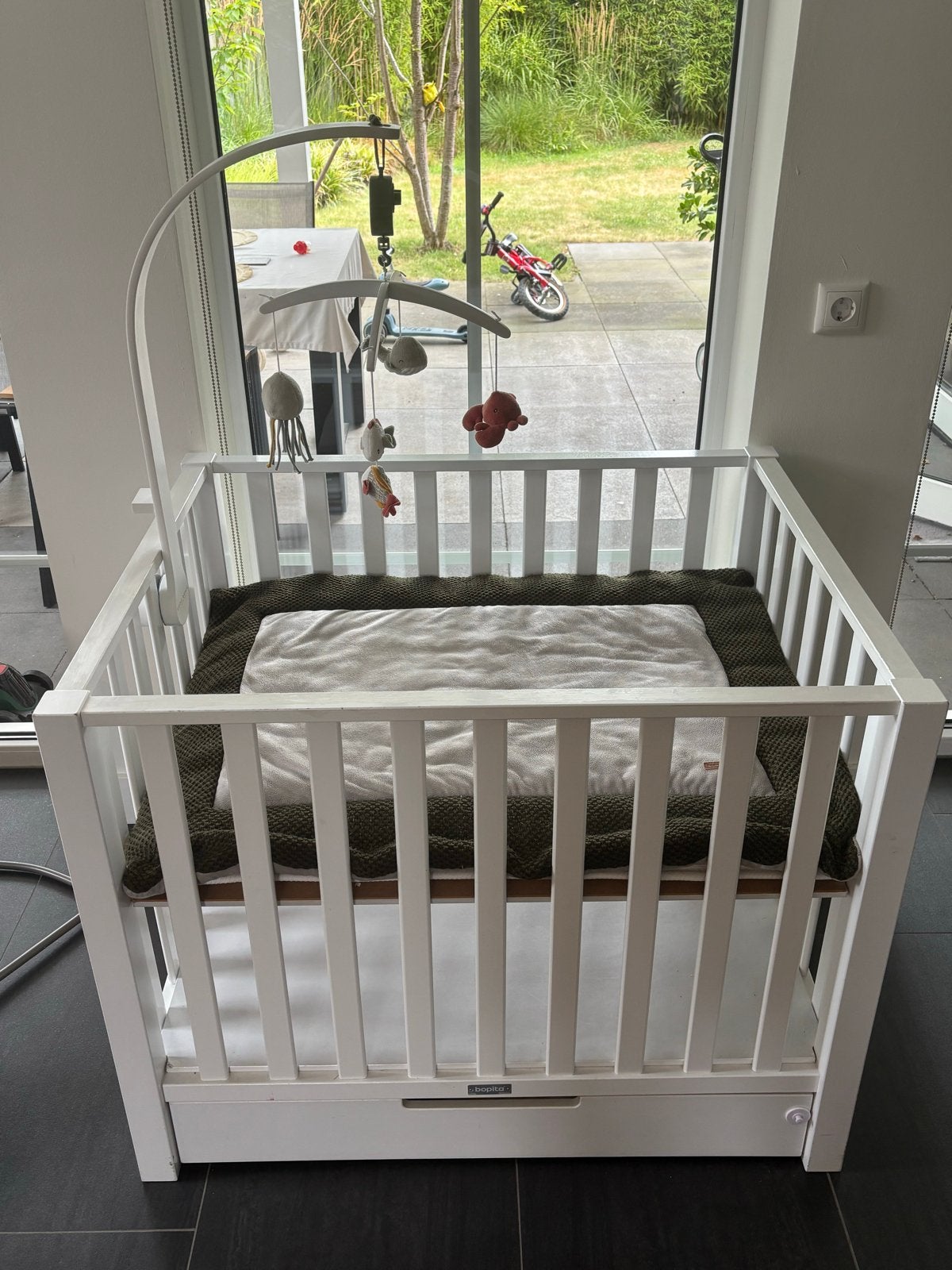 Complete Bopita babybox met Baby's Only boxkleed en muziekmo, Ophalen, Gebruikt, Vierkant, Boxkleed
