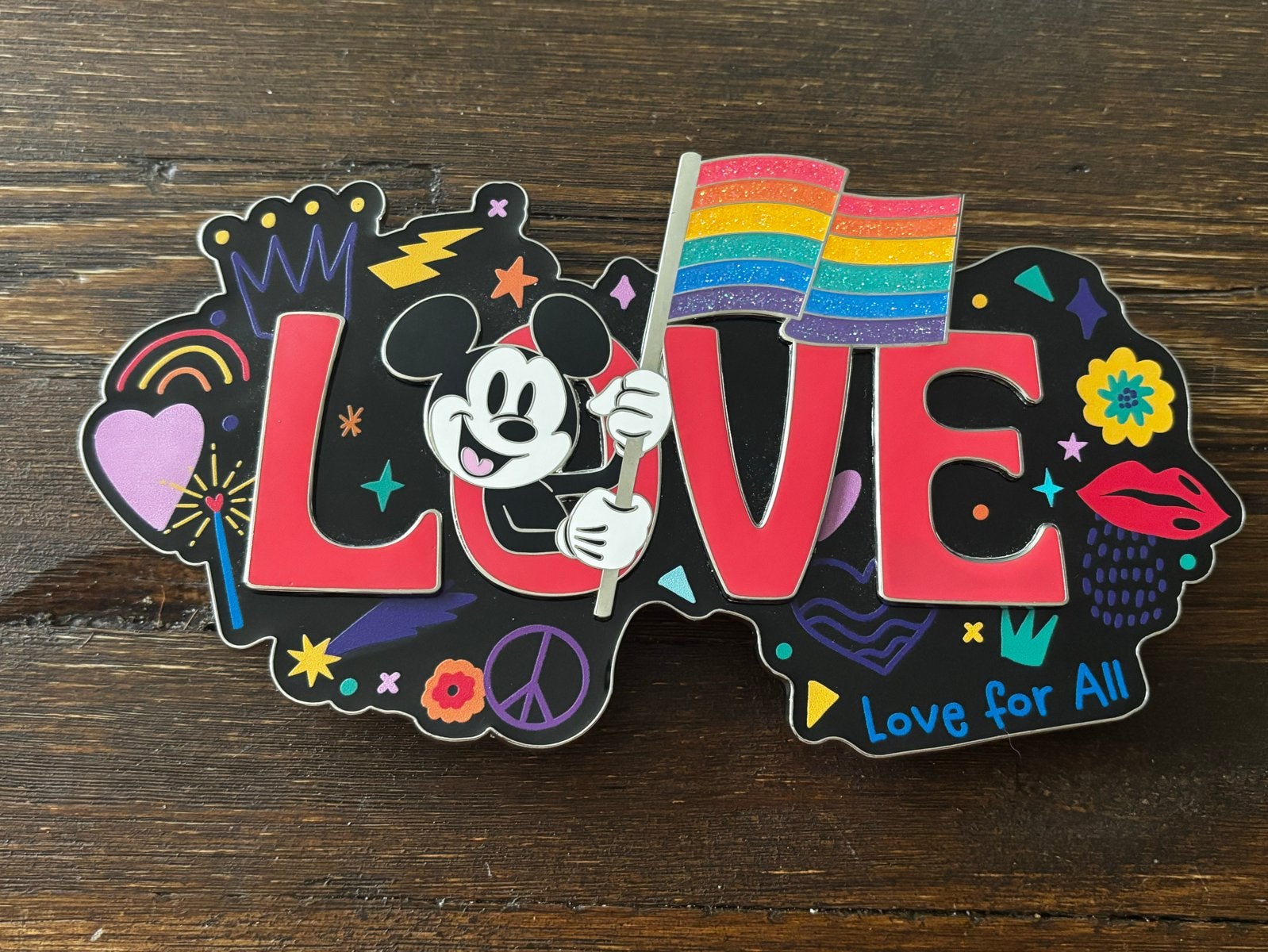 Disney Mickey Mouse LOVE Pride Pin - Limited Edition, Verzamelen, Disney, Ophalen of Verzenden, Mickey Mouse, Nieuw, Beeldje of Figuurtje