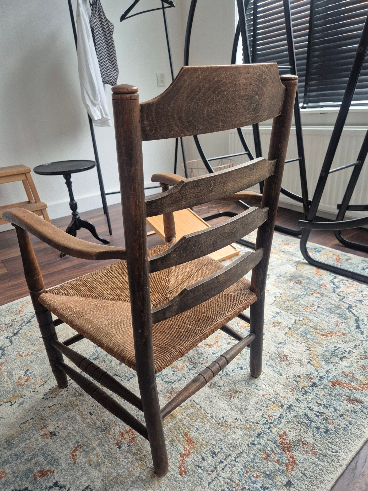 Vintage houten stoel met rieten zitting, Ophalen