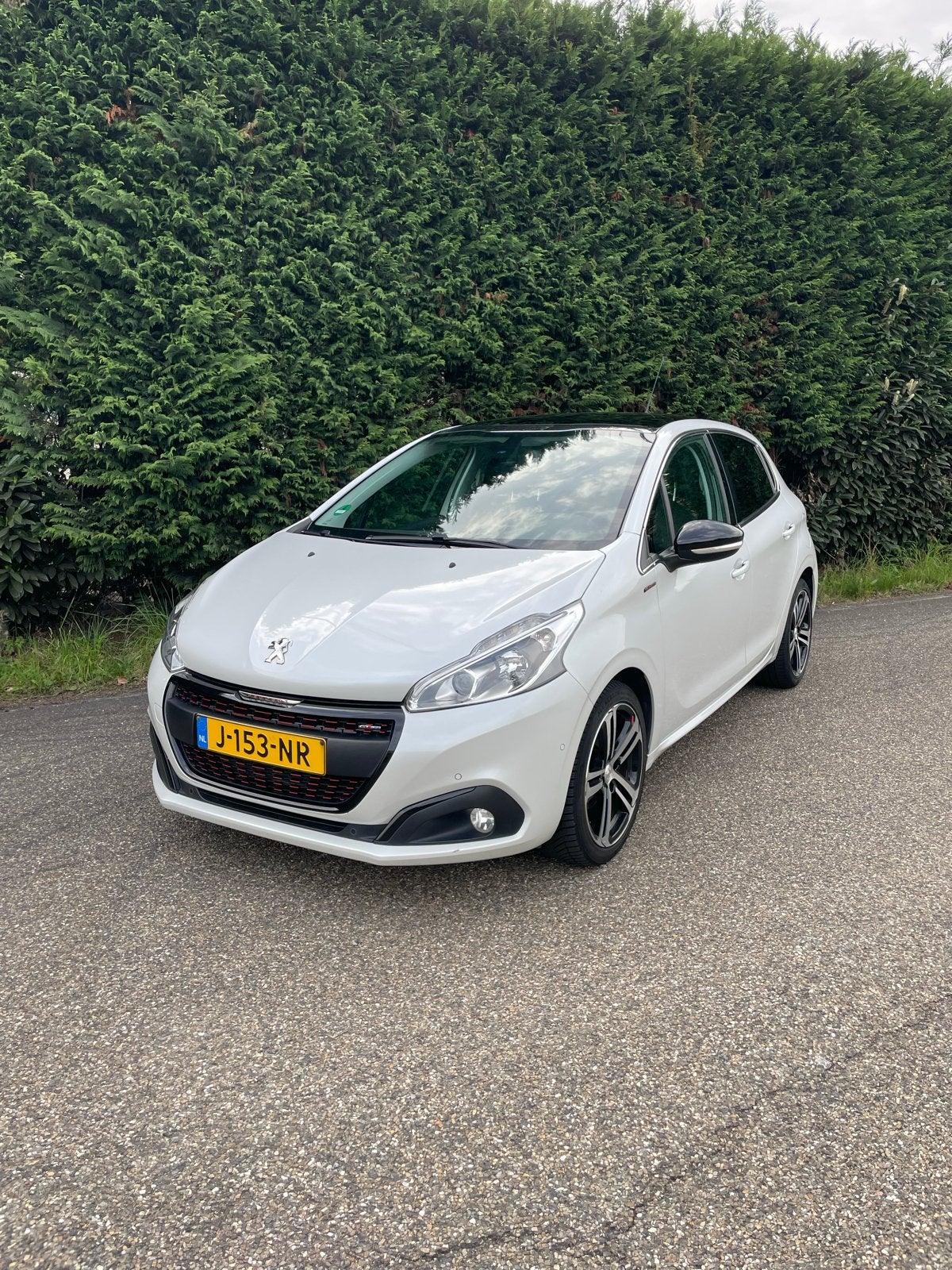 Peugeot 208 GT Line | Full Option | Zeer compleet, Voorwielaandrijving, 40 €/maand, Handgeschakeld, 570 kg