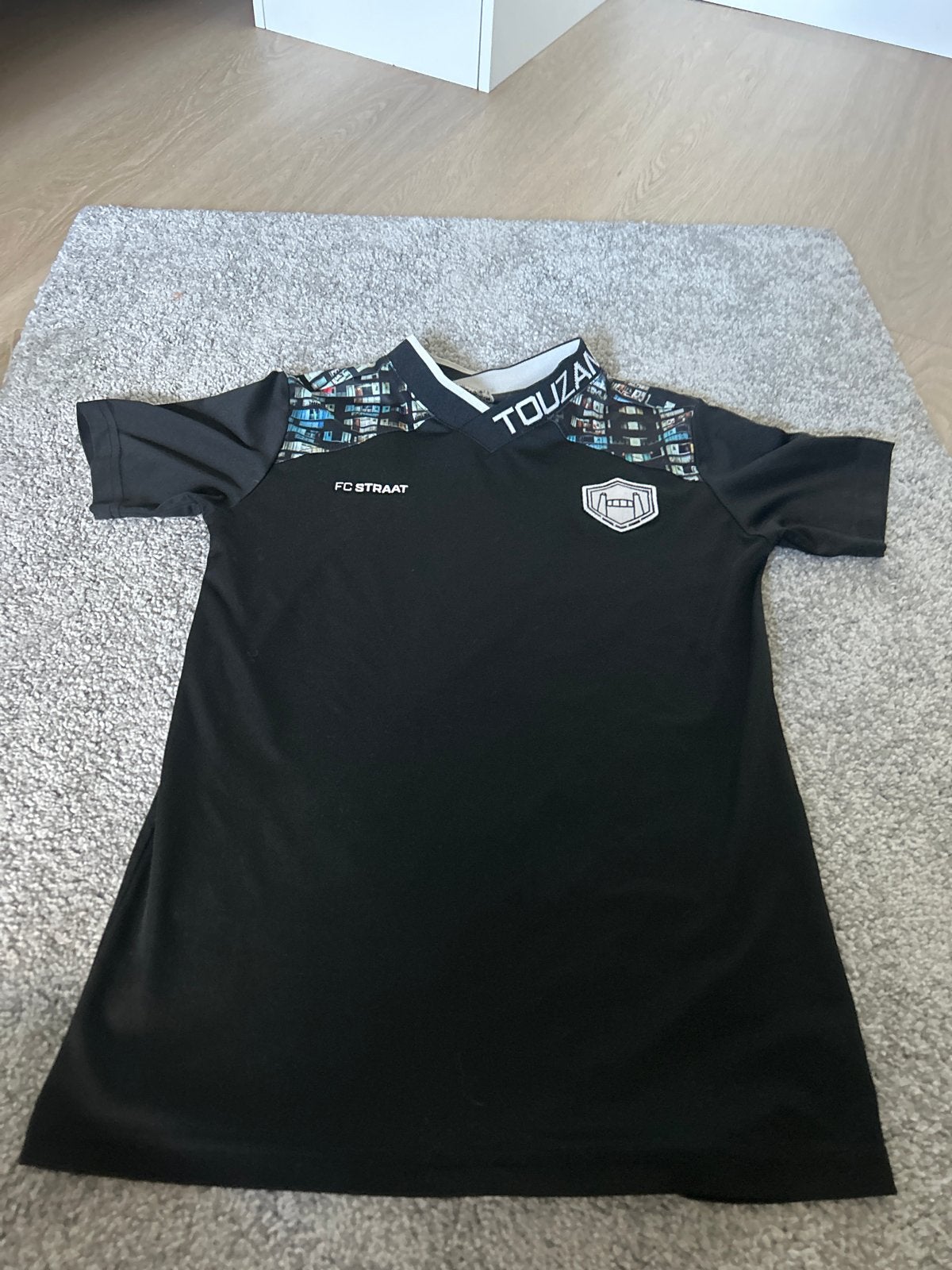 FC Straat Touzani voetbalshirt - Zwart, Maat 48/50 (M), Zwart, Ophalen of Verzenden, Zo goed als nieuw